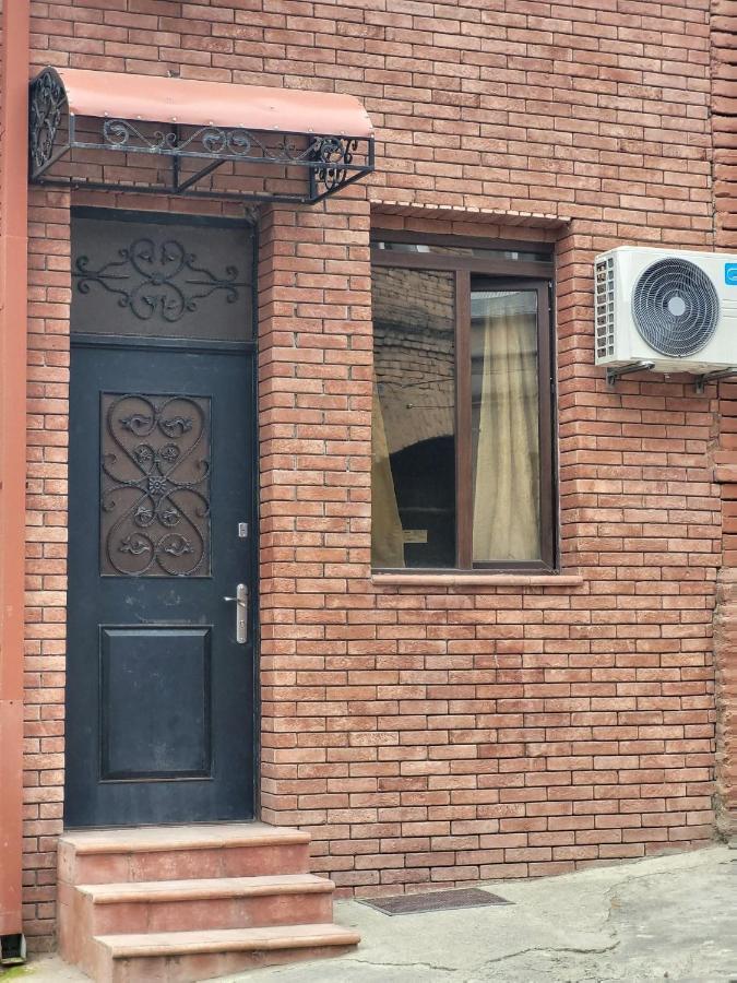 4 Chocolate Apartments In Old Tbilisi Exteriör bild