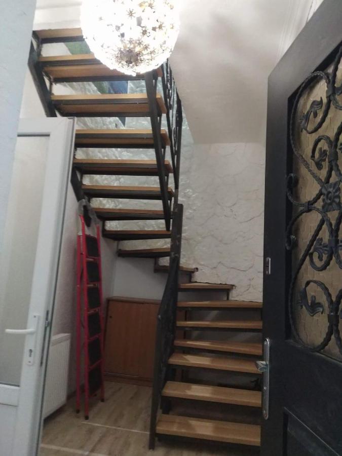 4 Chocolate Apartments In Old Tbilisi Exteriör bild